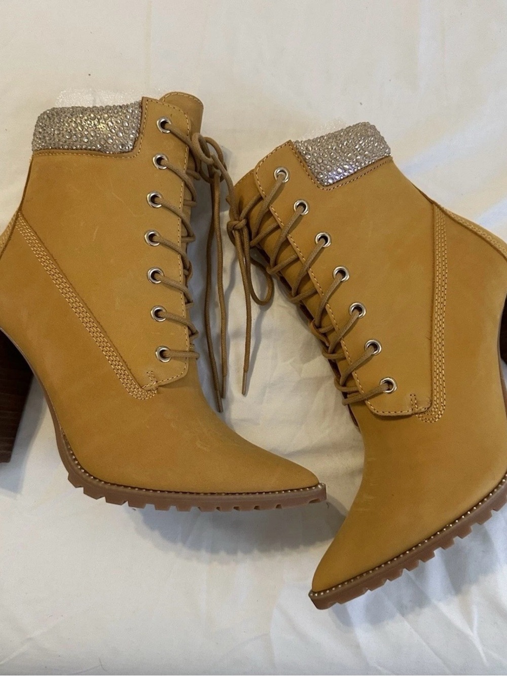 Steve Madden Tan Lace-Up Ankle Boots with Rhinestone Collar size 7
